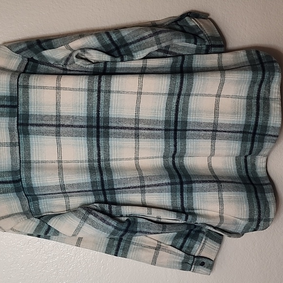 Old Navy Transitional Plaid Utility Shacket - Picture 13 of 14